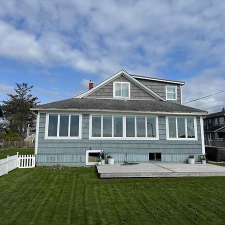 Seaside Beach Front House On The Promenade Exterior photo