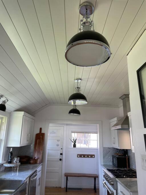 Seaside Beach Front House On The Promenade Exterior photo
