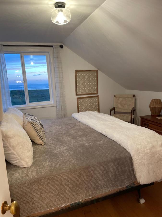 Seaside Beach Front House On The Promenade Exterior photo
